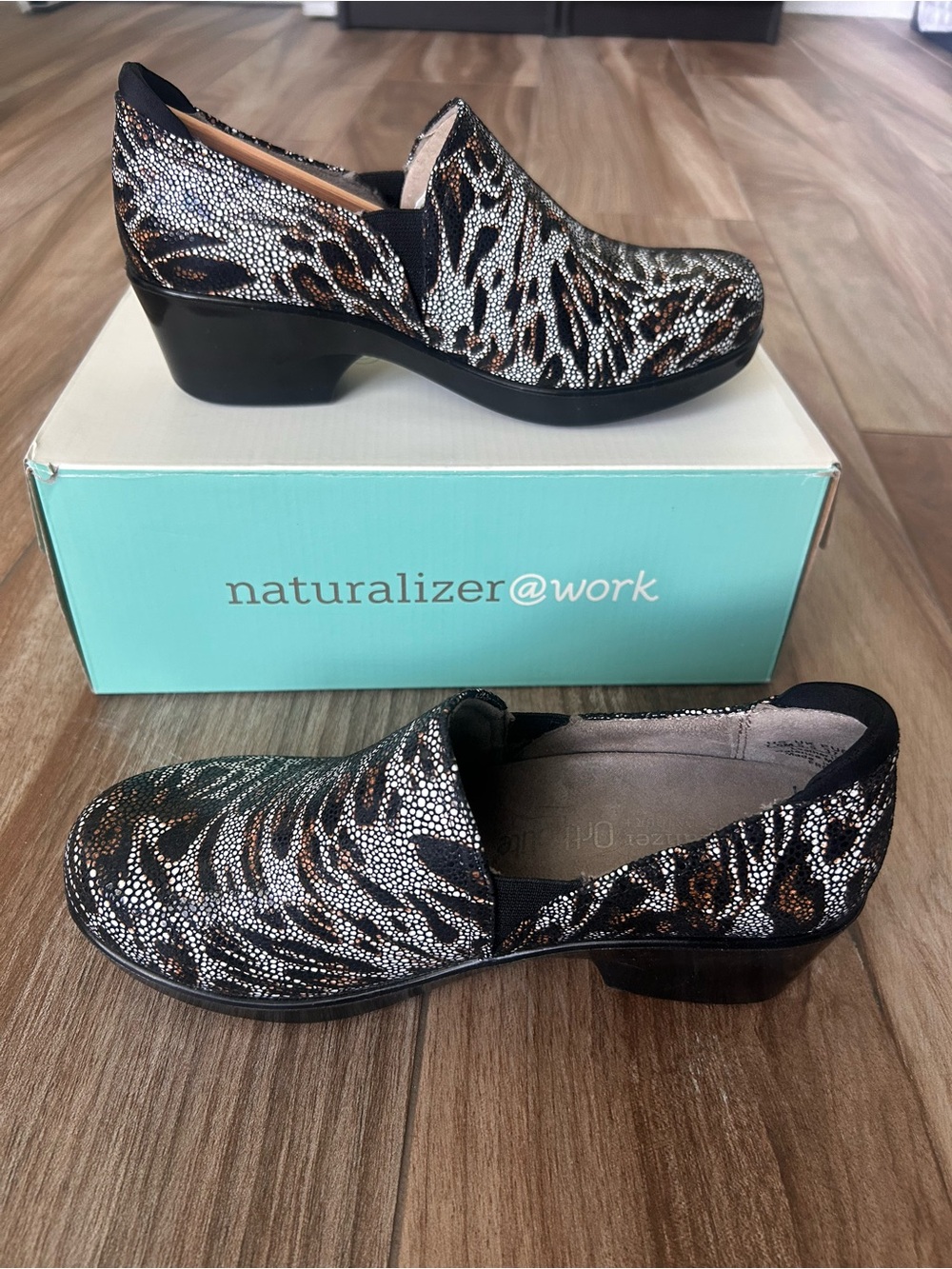 Naturalizer FREEDA Metallic Animal Print Slip-On Clogs Size 7.5 @Work Ortholite